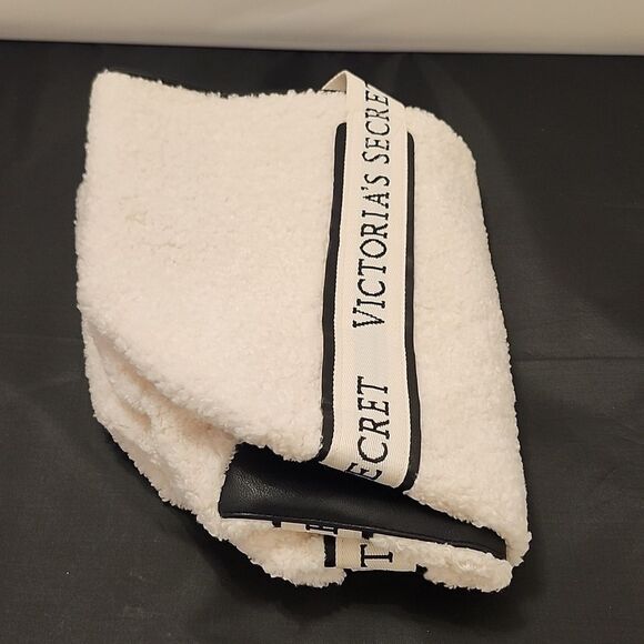 BRAND NEW VICTORIA'S SECRET LARGE TOTE BAG COZY PLUSH SHERPA FLEECE - Picture 11 of 12